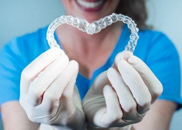 Home_Teeth_Straightening_Feature-1
