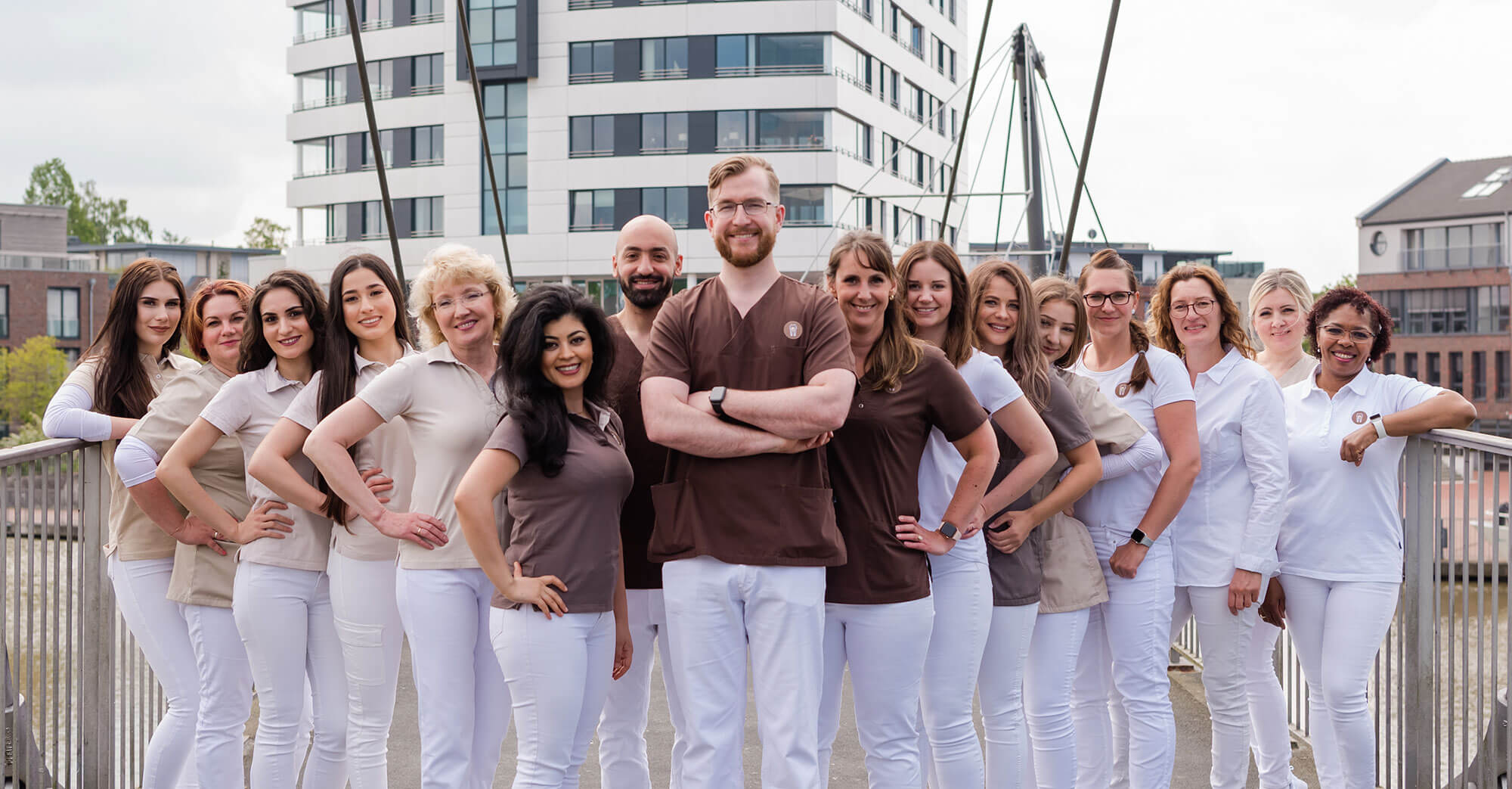 zahnarzt-bertram-leer-teambild-startseite